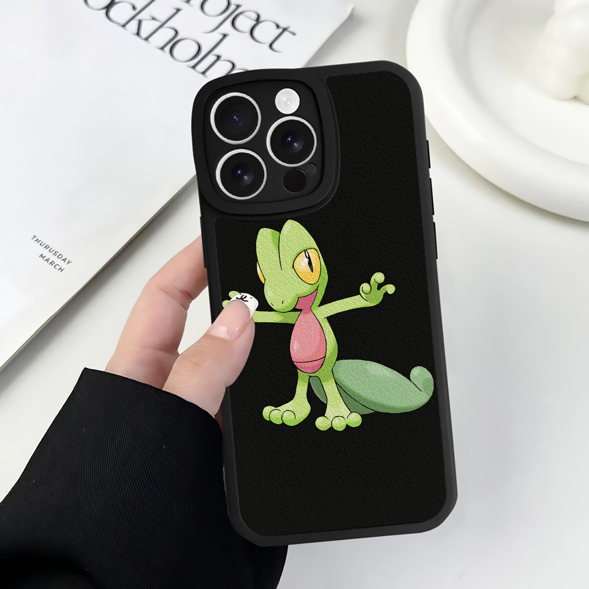 （画像用） ポケットモンスター Pokémon 【iPhone 16シリーズ対応】シリコンスマホケース（レザー調） 材質：シリコン